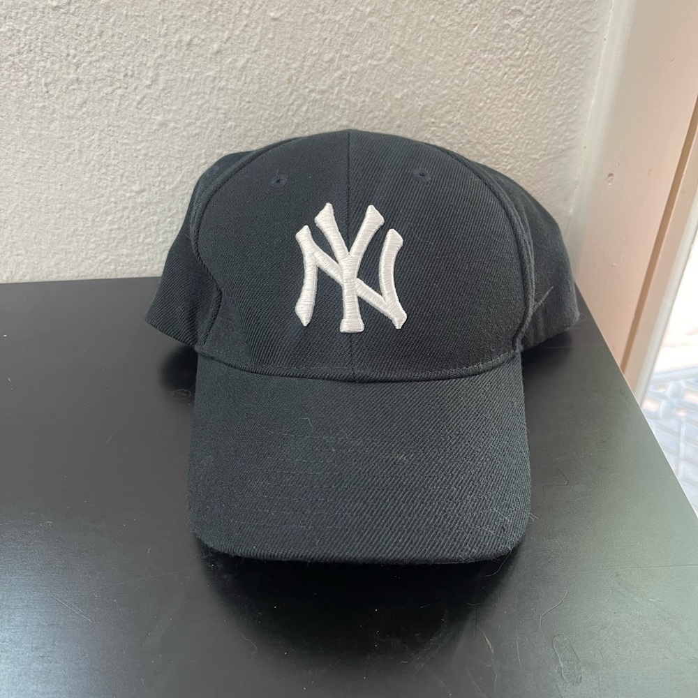 Yankee baseball team hat